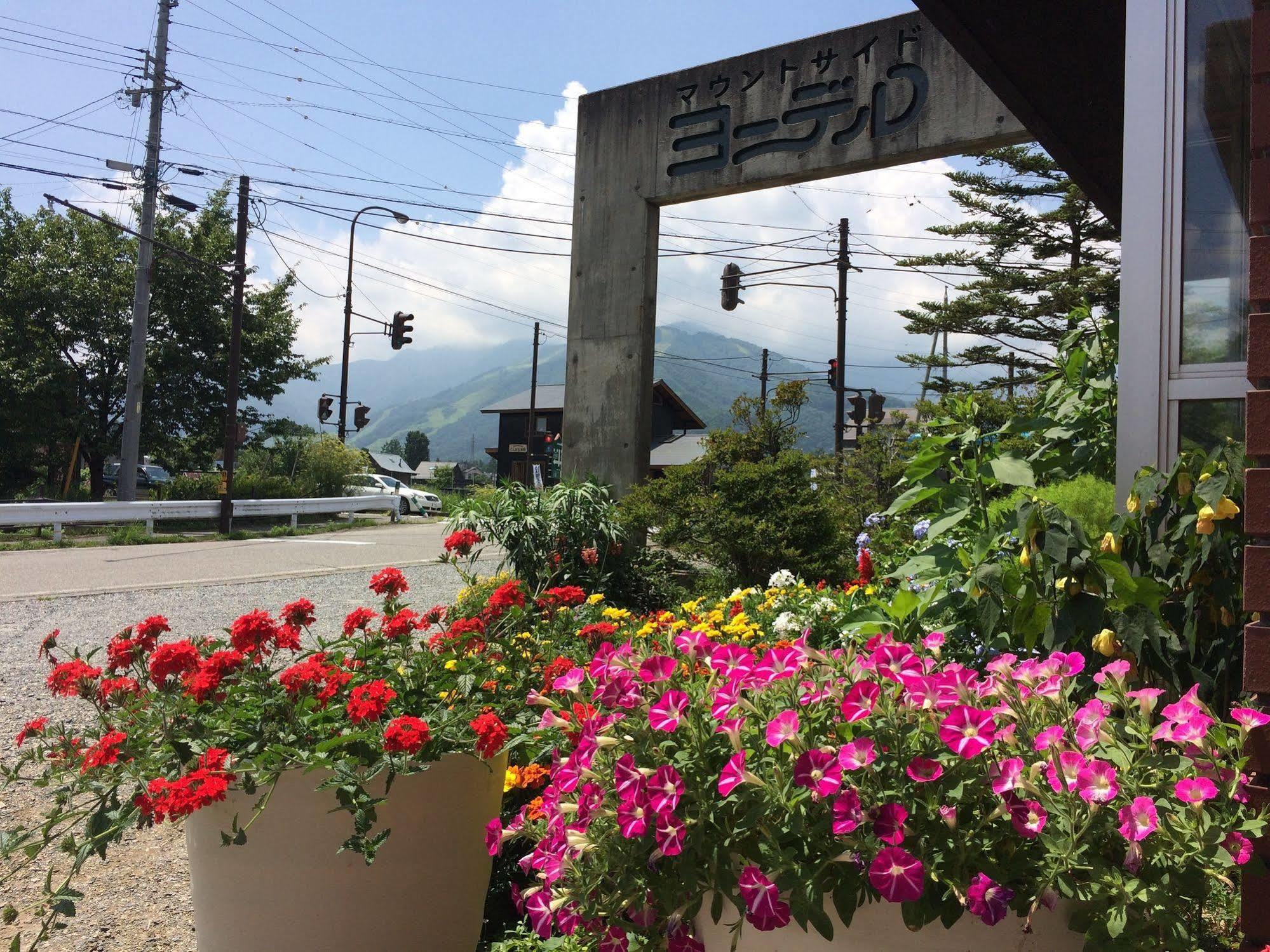 Mountside Jodel Hotel Hakuba Exterior photo